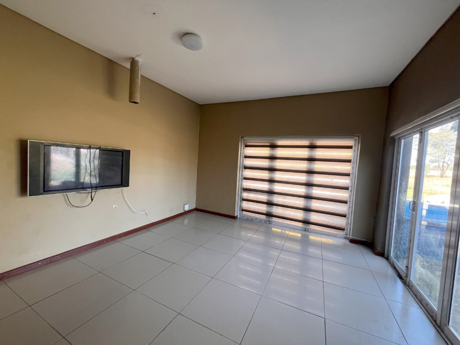 5 Bedroom Property for Sale in Levins Estate Free State
